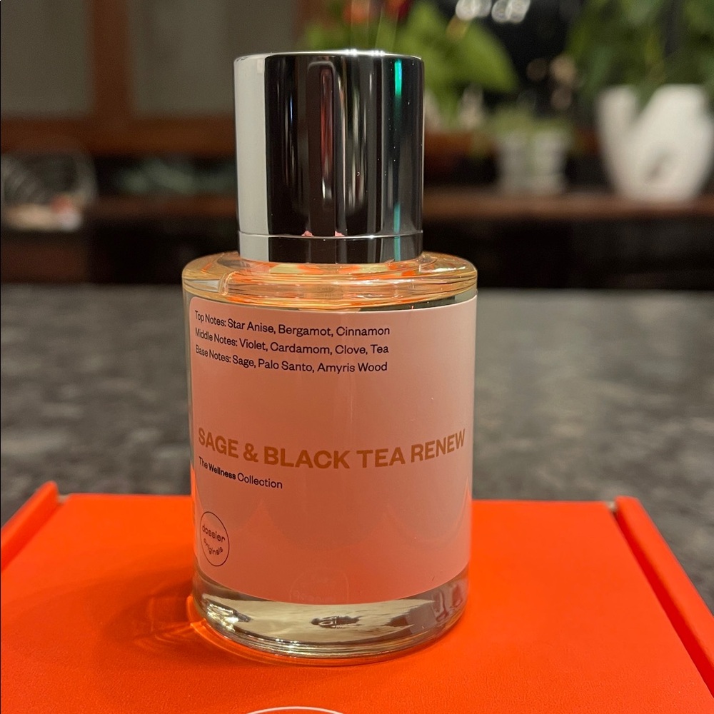 Dossier SAGE & BLACK TEA RENEW luxurious, relaxing, elevate your mind scent